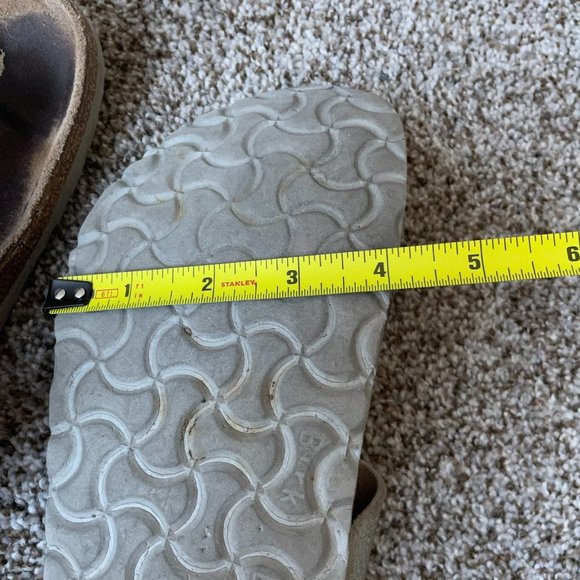 Birkenstock | Pebbled Silver Gizeh Sandal - Size 39 - Picture 15 of 15